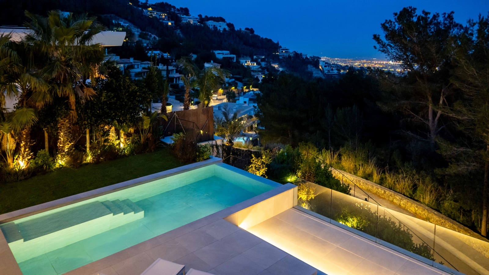 5 bedroom Villa for sale in Son Vida with pool garage - € 5,500,000 (Ref: 8821069)