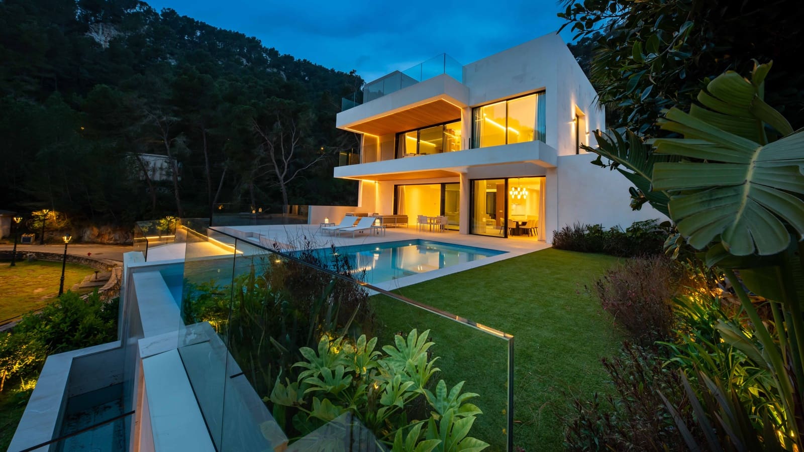 5 bedroom Villa for sale in Son Vida with pool garage - € 5,500,000 (Ref: 8821069)