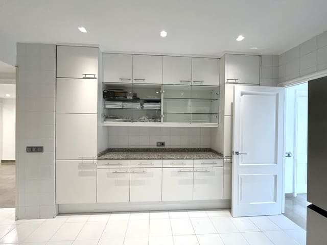 4 bedroom Apartment for rent in Jaume III, Palma de Mallorca with garage - € 4,000 (Ref: 8851061)