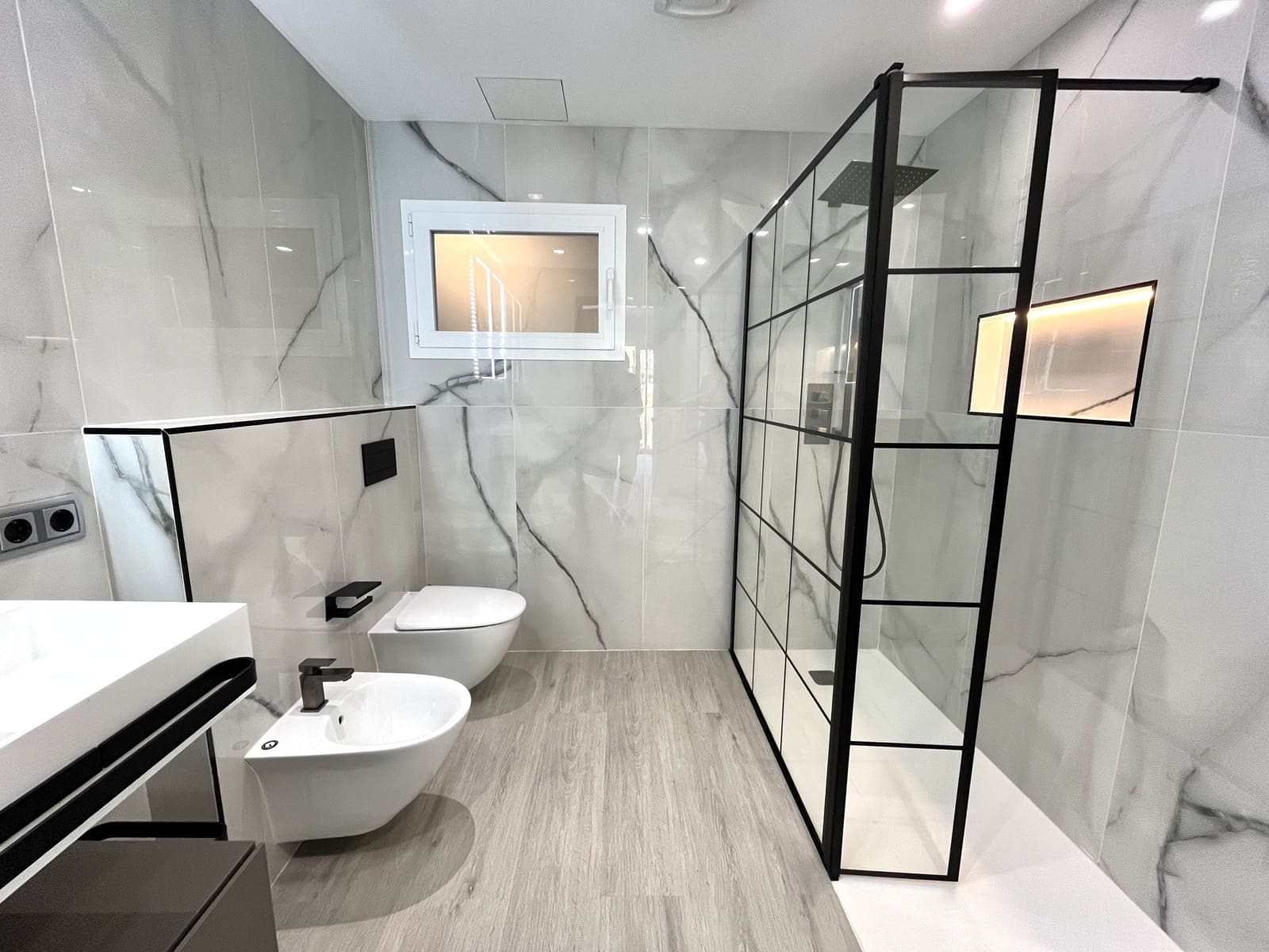 4 sovrum Lägenhet att hyra i Palma de Mallorca med garage - 4 000 € (Ref: 8851061)