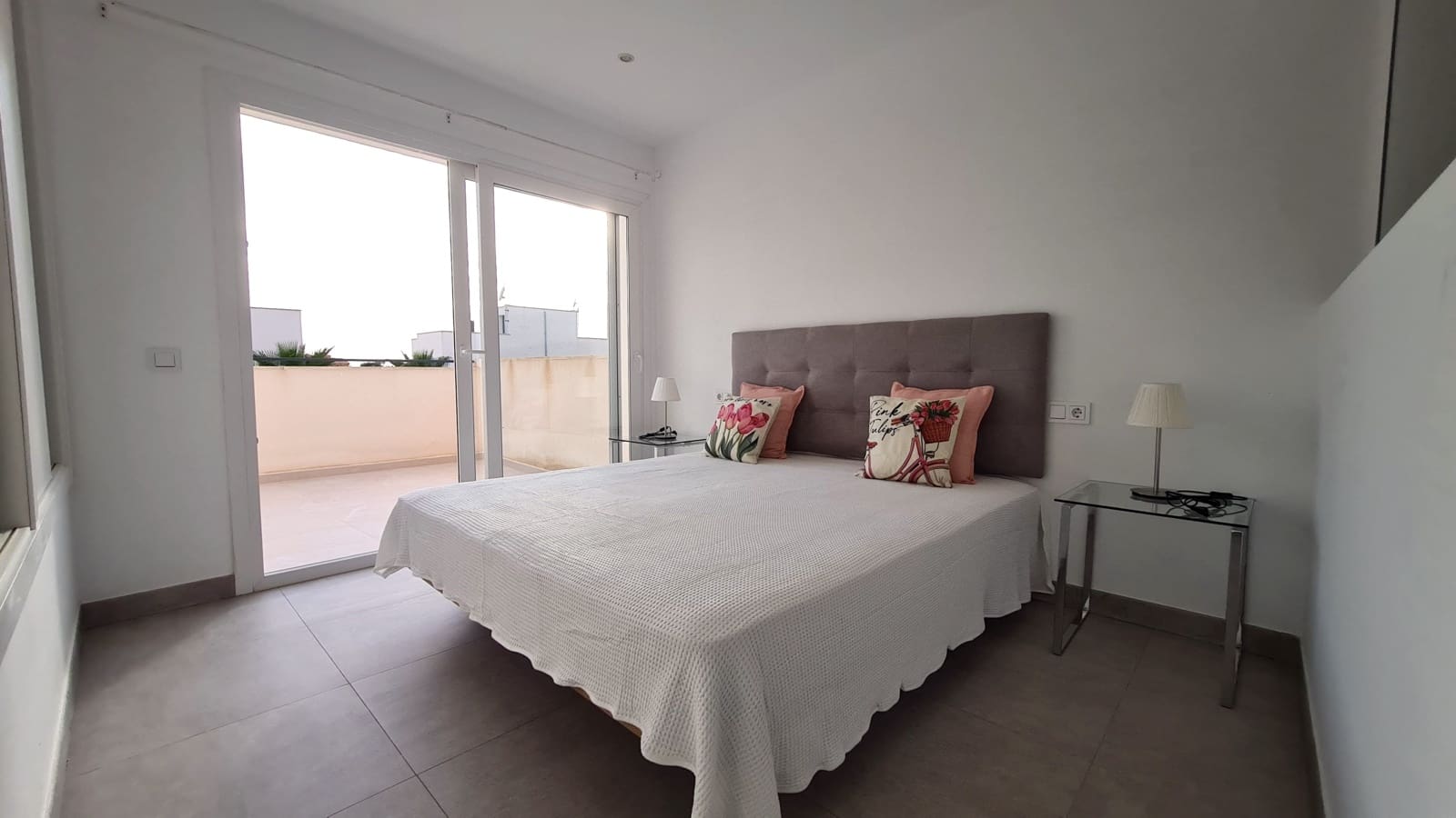 3 camera da letto Villetta Bifamiliare da affittare in Cala Pi con piscina garage - 3.500 € (Rif: 8851062)