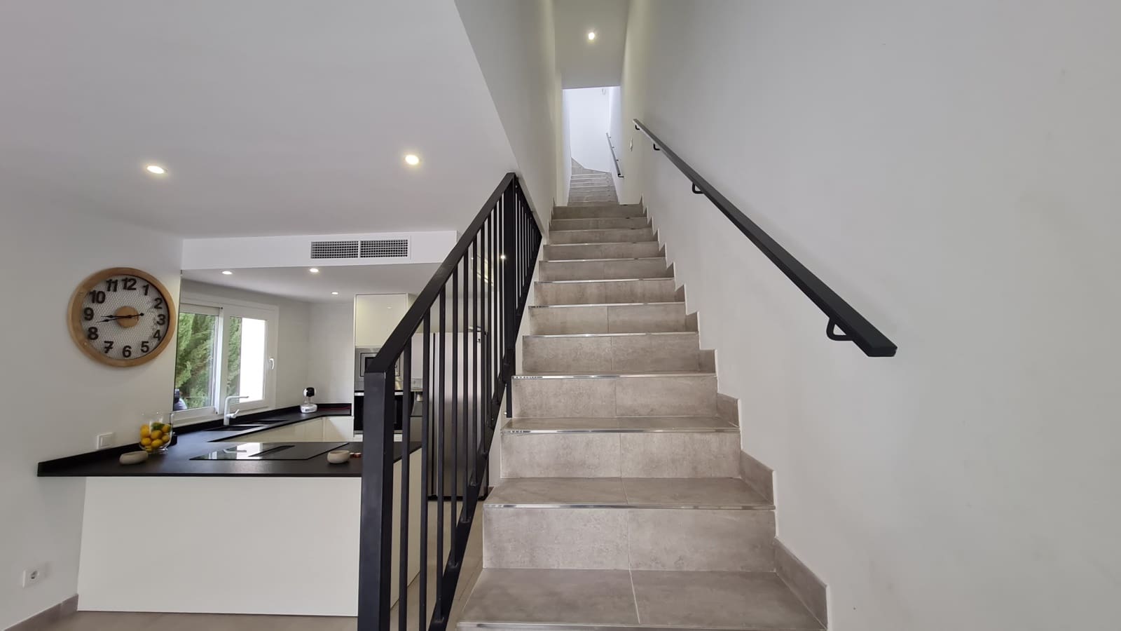 3 camera da letto Villetta Bifamiliare da affittare in Cala Pi con piscina garage - 3.500 € (Rif: 8851062)