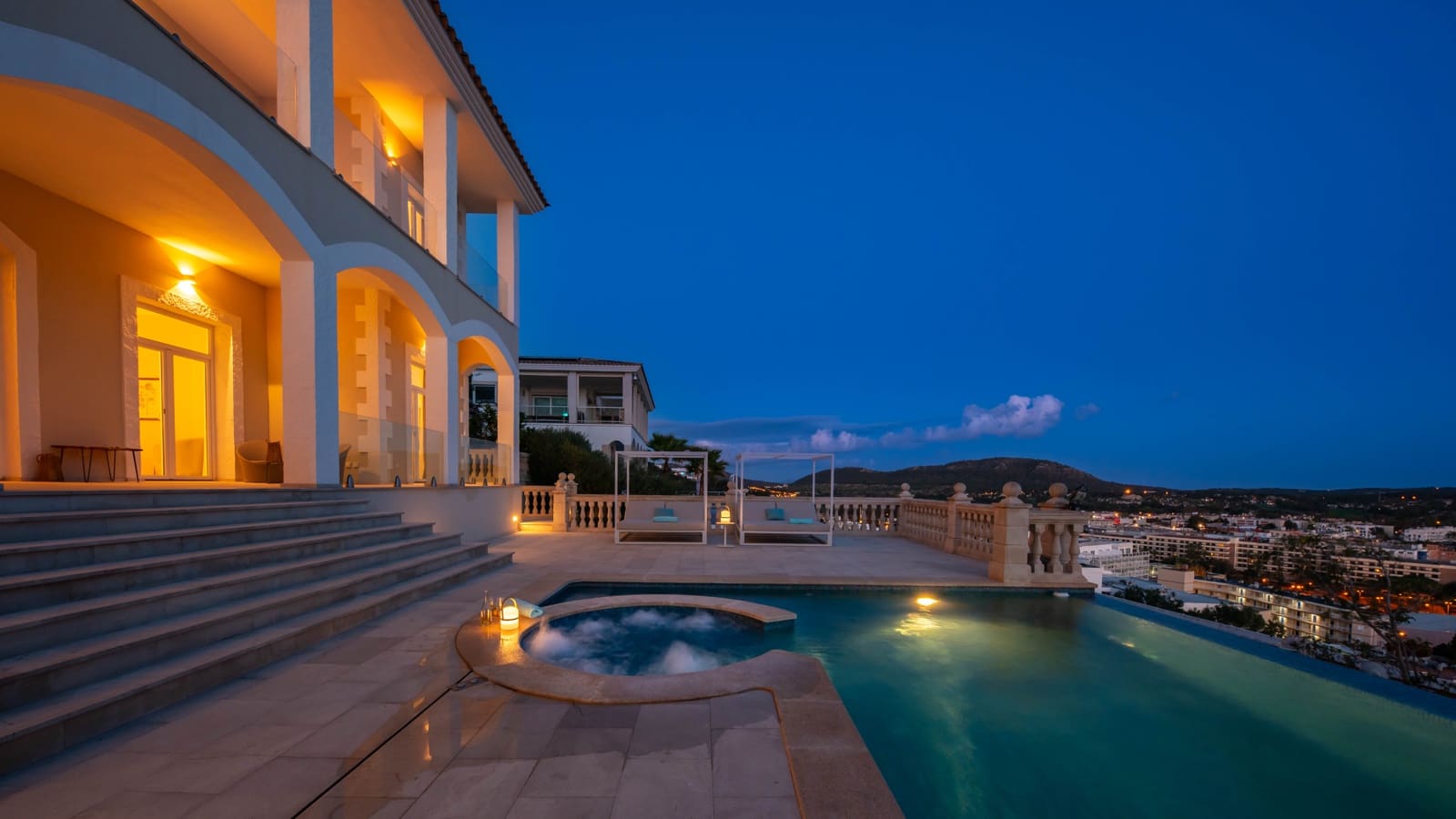 4 soveværelse Villa til salg i Santa Ponsa med swimmingpool garage - € 3.700.000 (Ref: 8891959)