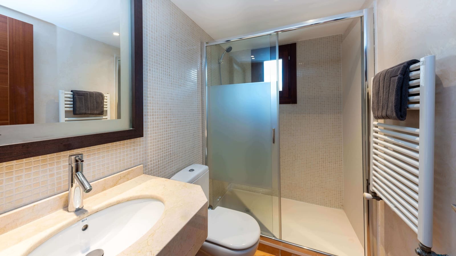 5 soveværelse Byhus til salg i Galilea med swimmingpool garage - € 1.990.000 (Ref: 8894238)