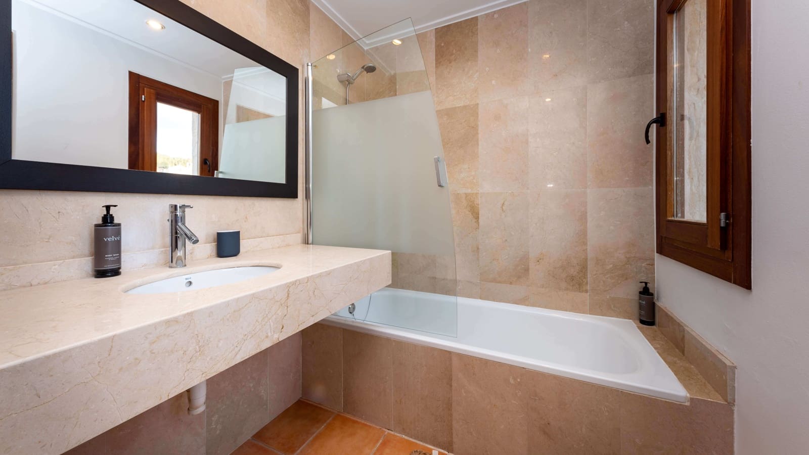 5 soveværelse Byhus til salg i Galilea med swimmingpool garage - € 1.990.000 (Ref: 8894238)