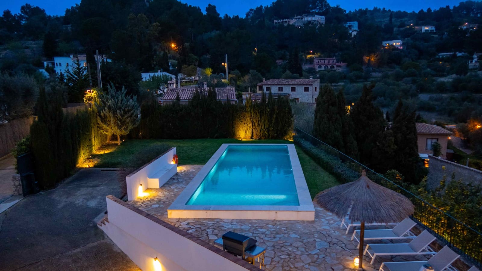 5 soveværelse Byhus til salg i Galilea med swimmingpool garage - € 1.990.000 (Ref: 8894238)