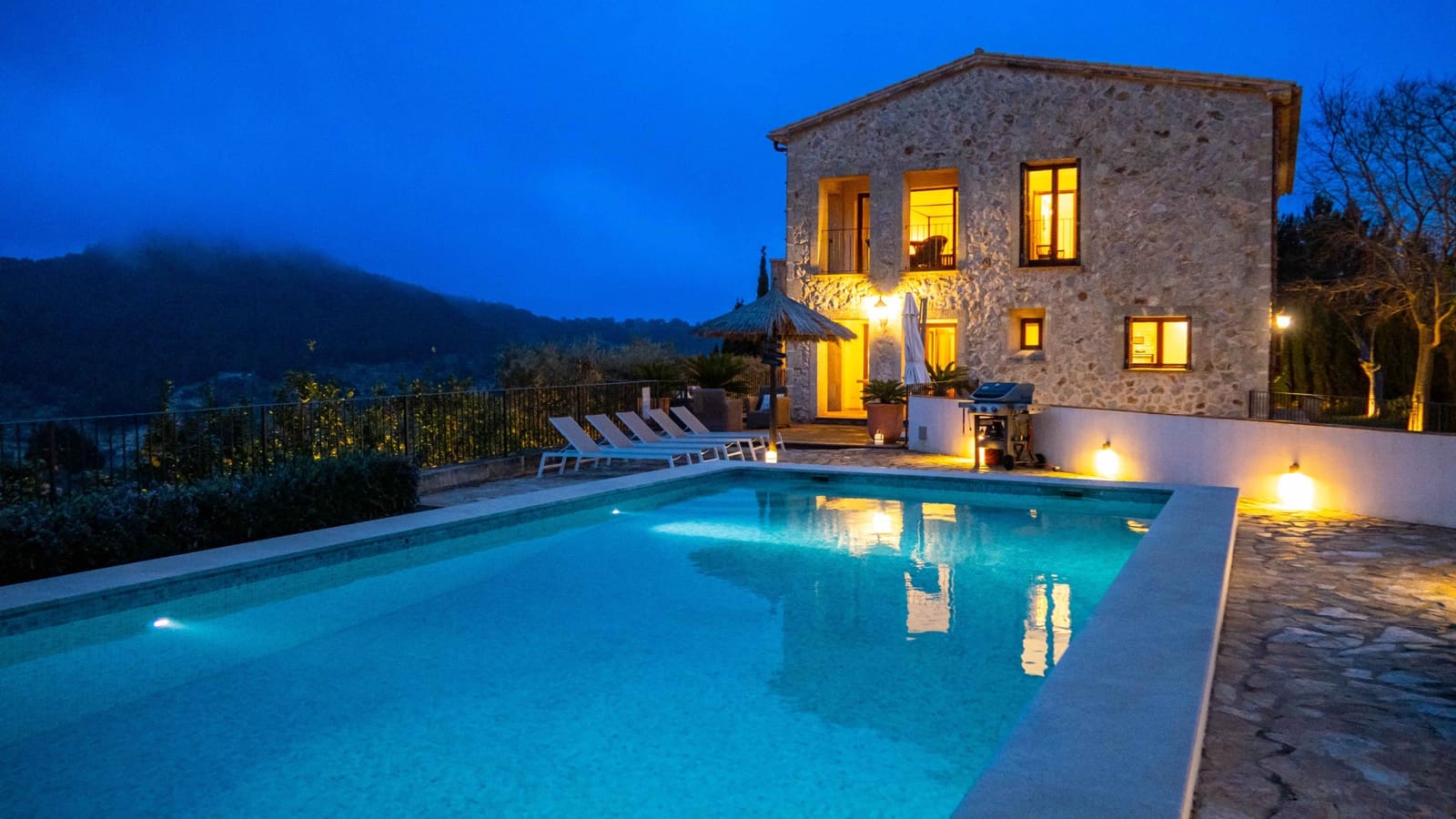 5 soveværelse Byhus til salg i Galilea med swimmingpool garage - € 1.990.000 (Ref: 8894238)