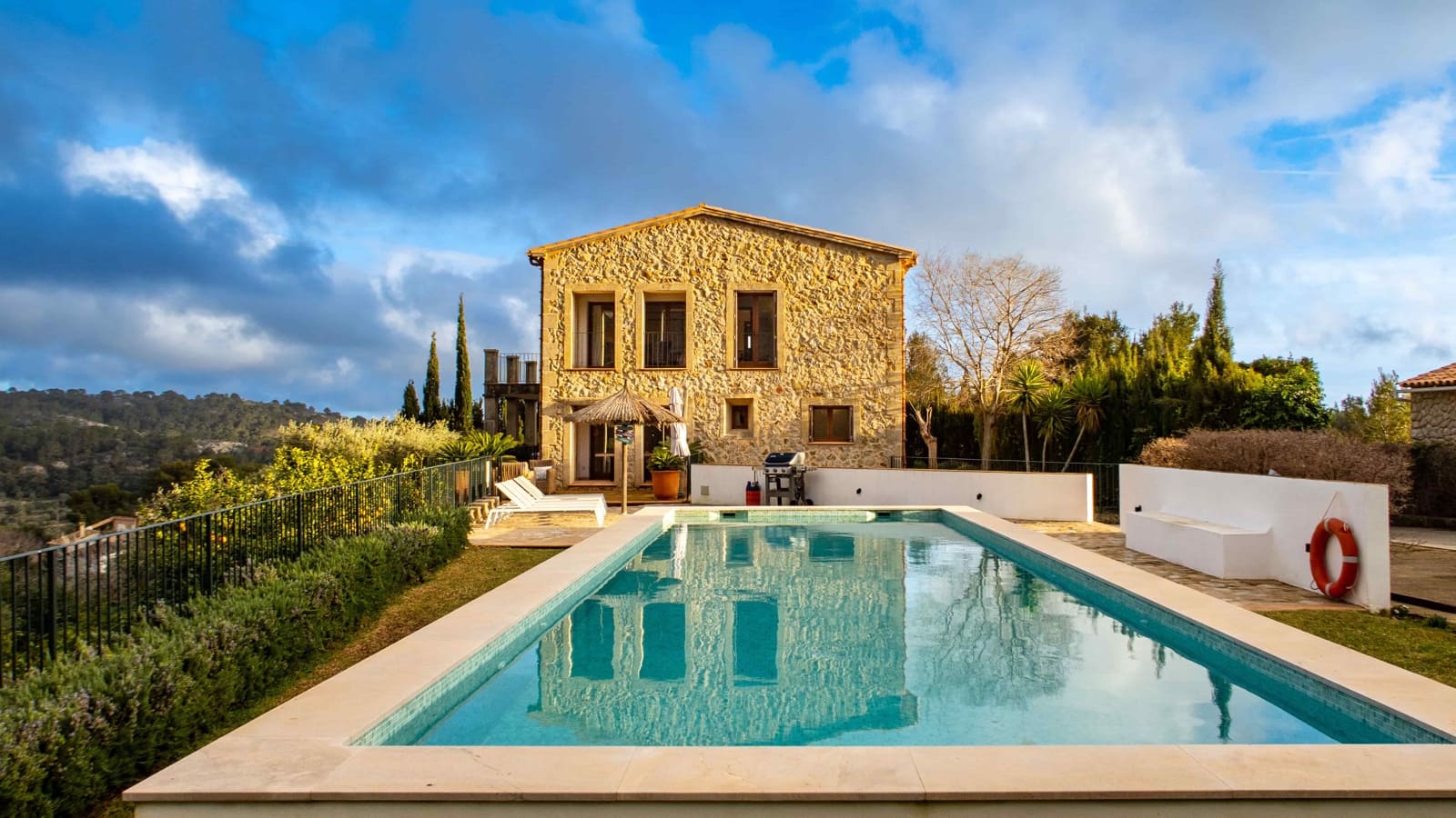 5 soveværelse Byhus til salg i Galilea med swimmingpool garage - € 1.990.000 (Ref: 8894238)