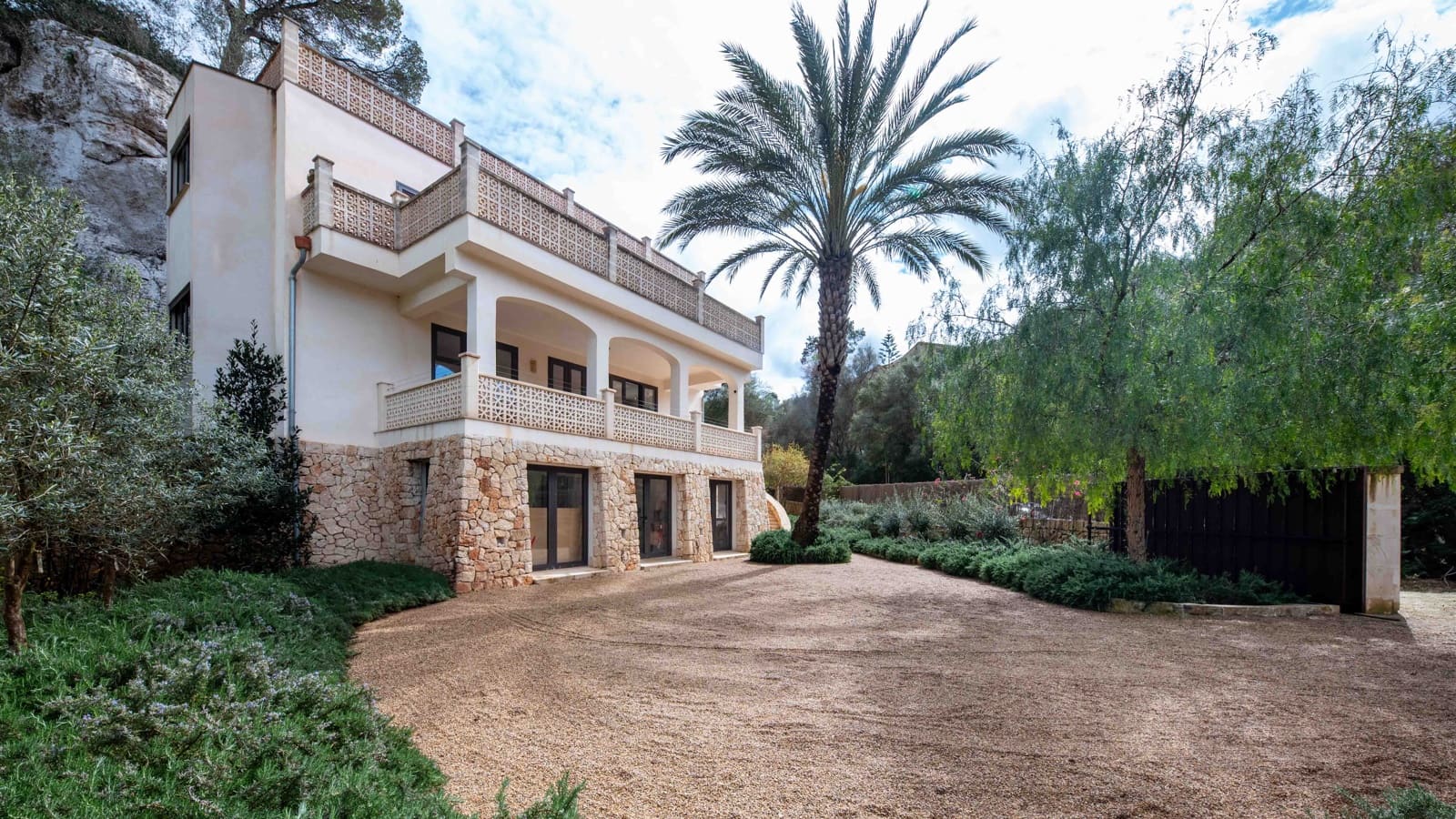 4 soveværelse Villa til salg i Cala Llombards med garage - € 1.650.000 (Ref: 8894239)