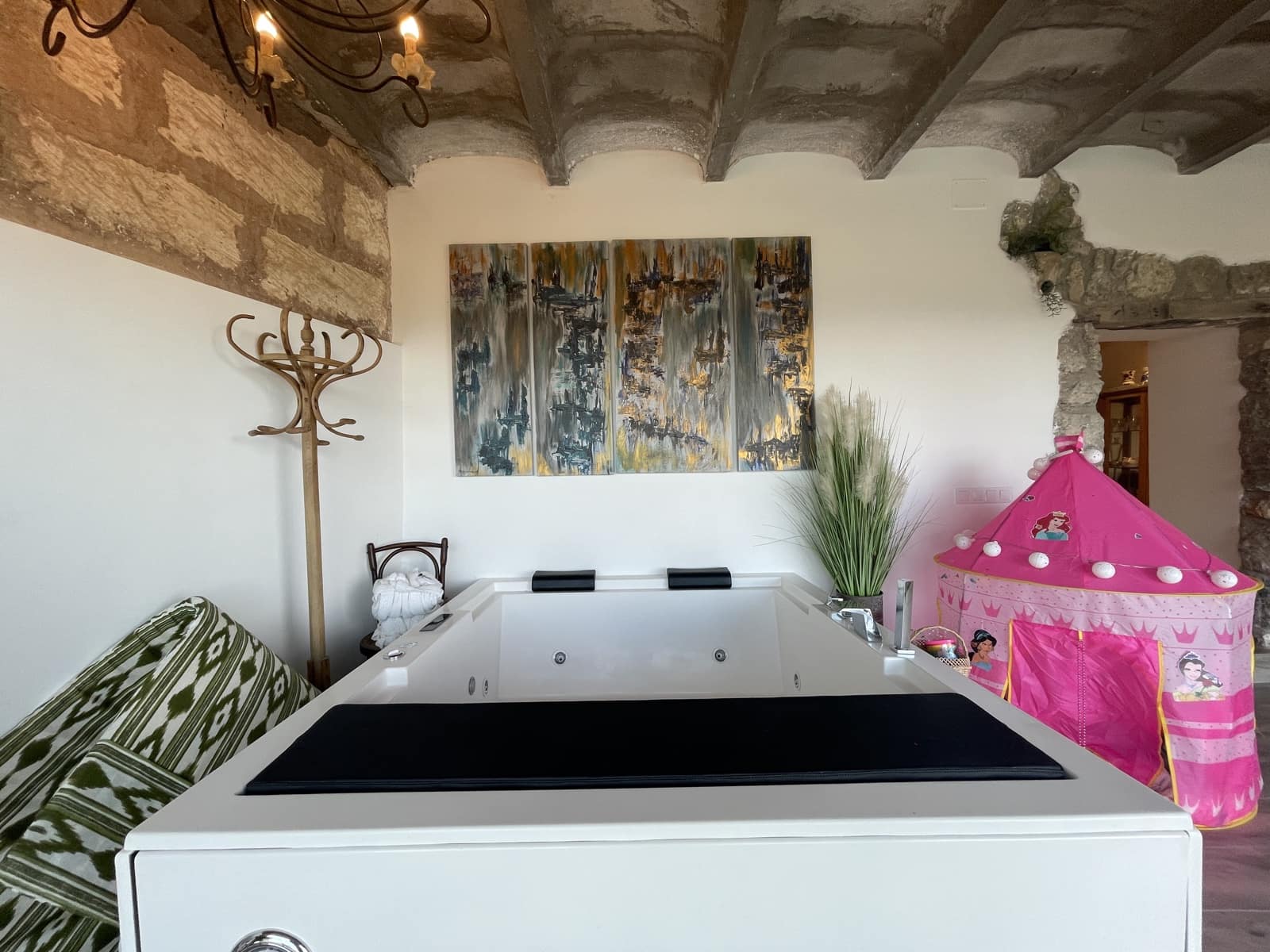 1 slaapkamer Appartement te huur in Selva - € 1.800 (Ref: 8898155)