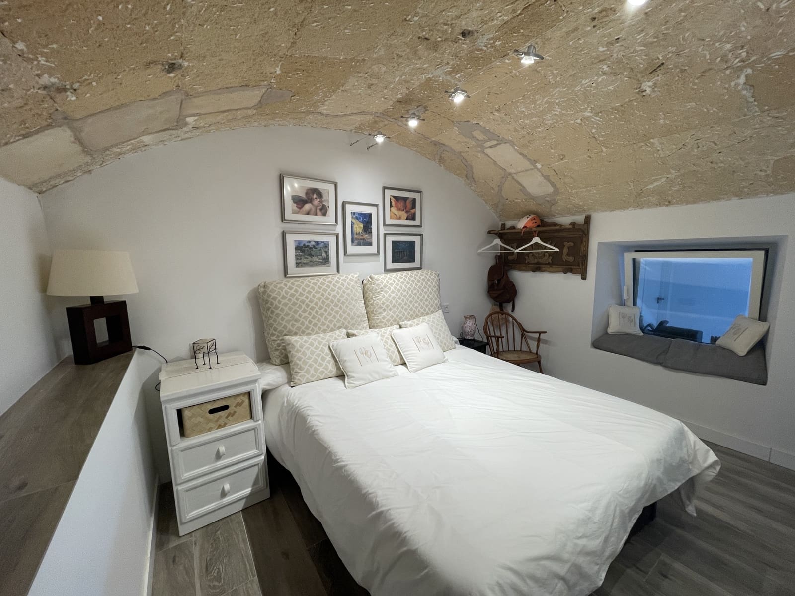 1 slaapkamer Appartement te huur in Selva - € 1.800 (Ref: 8898155)