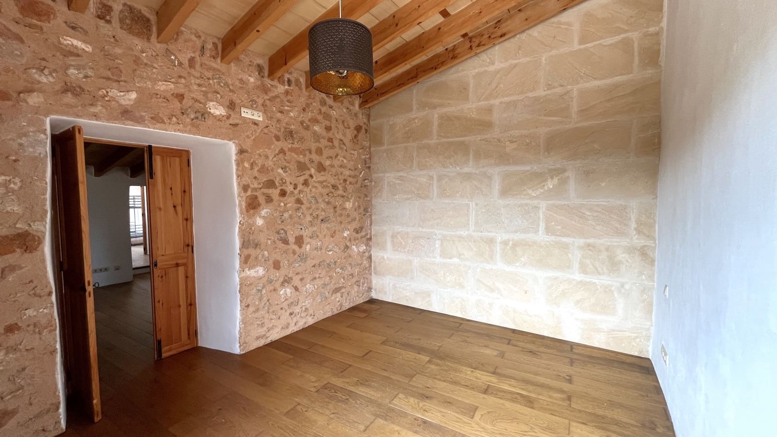 4 bedroom Finca/Country House for rent in Portocolom with garage - € 2,300 (Ref: 8910290)