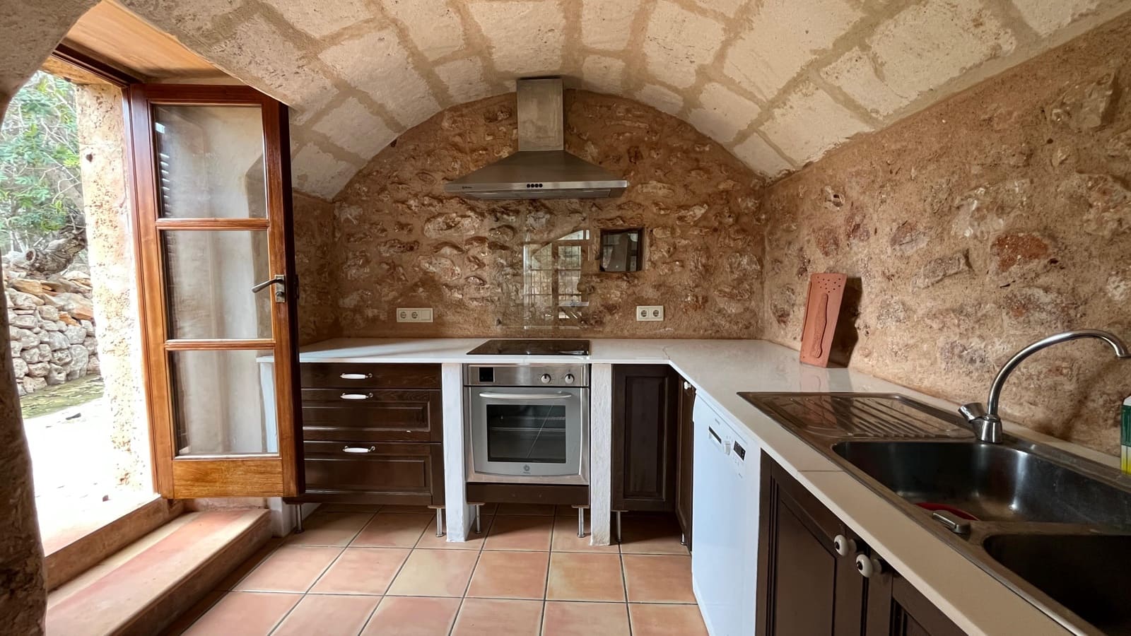 4 bedroom Finca/Country House for rent in Portocolom with garage - € 2,300 (Ref: 8910290)