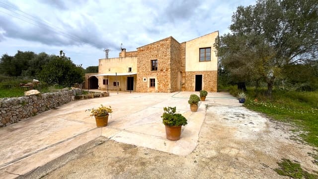 4 bedroom Finca/Country House for rent in Portocolom, Felanitx with garage - € 2,300 (Ref: 8910290)