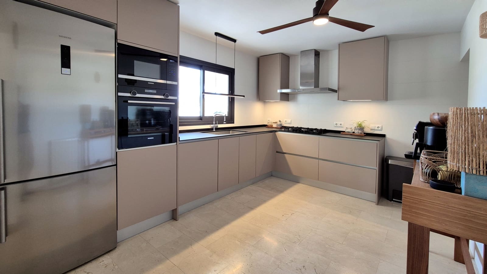 4 soveværelse Villa til salg i El Toro / Port Adriano med garage - € 1.550.000 (Ref: 8917460)