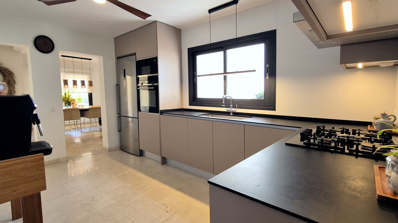 4 soveværelse Villa til salg i El Toro / Port Adriano med garage - € 1.550.000 (Ref: 8917460)