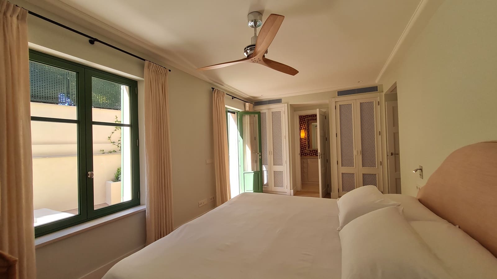 3 soveværelse Villa til salg i Cas Catala med garage - € 2.550.000 (Ref: 8928137)