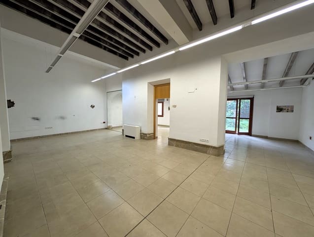 Hus til salgs i Campos med garasje - € 1 295 000 (Ref: 8931708)