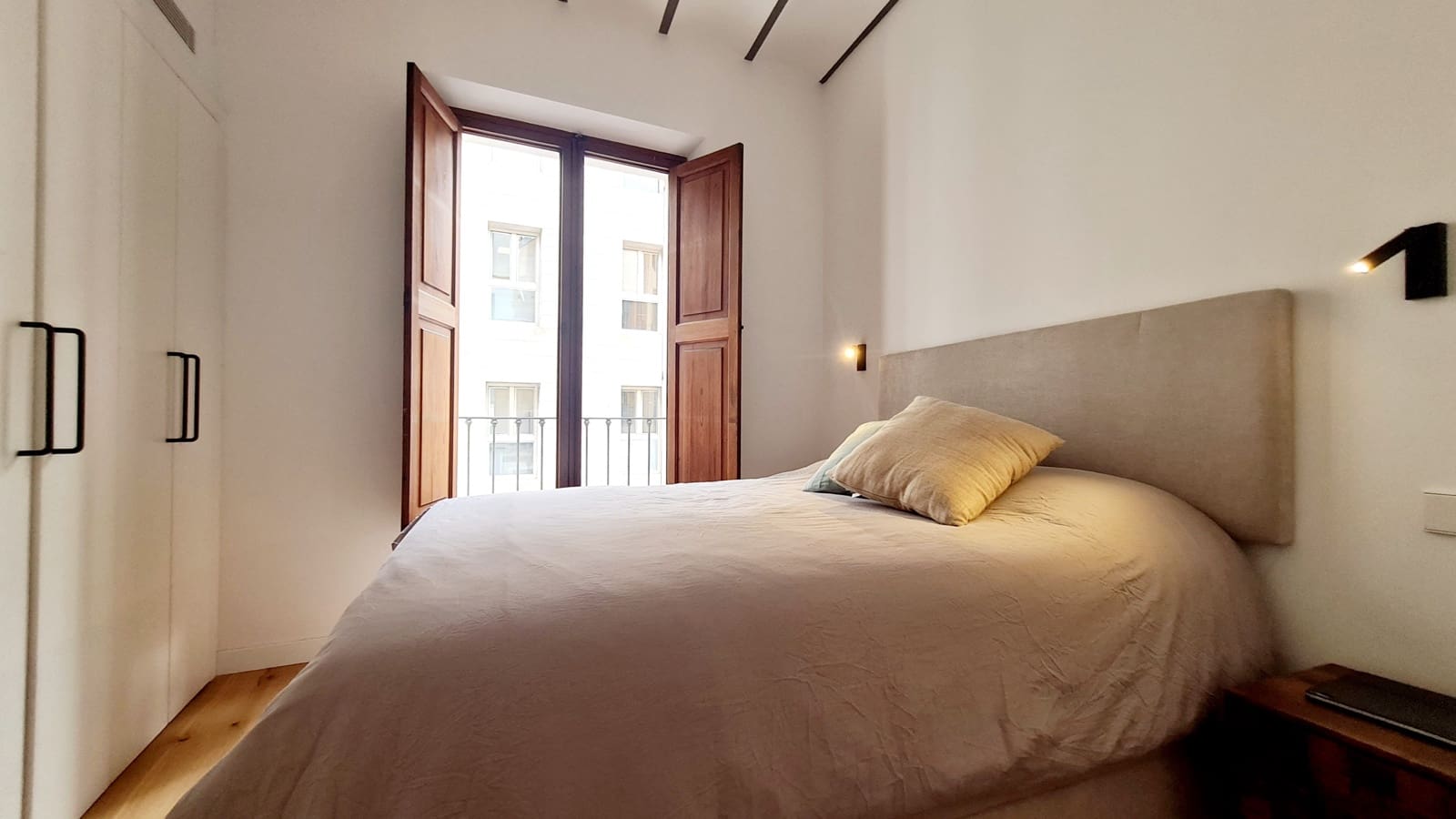 2 soveværelse Lejlighed til leje i Palma de Mallorca - € 3.200 (Ref: 8934635)