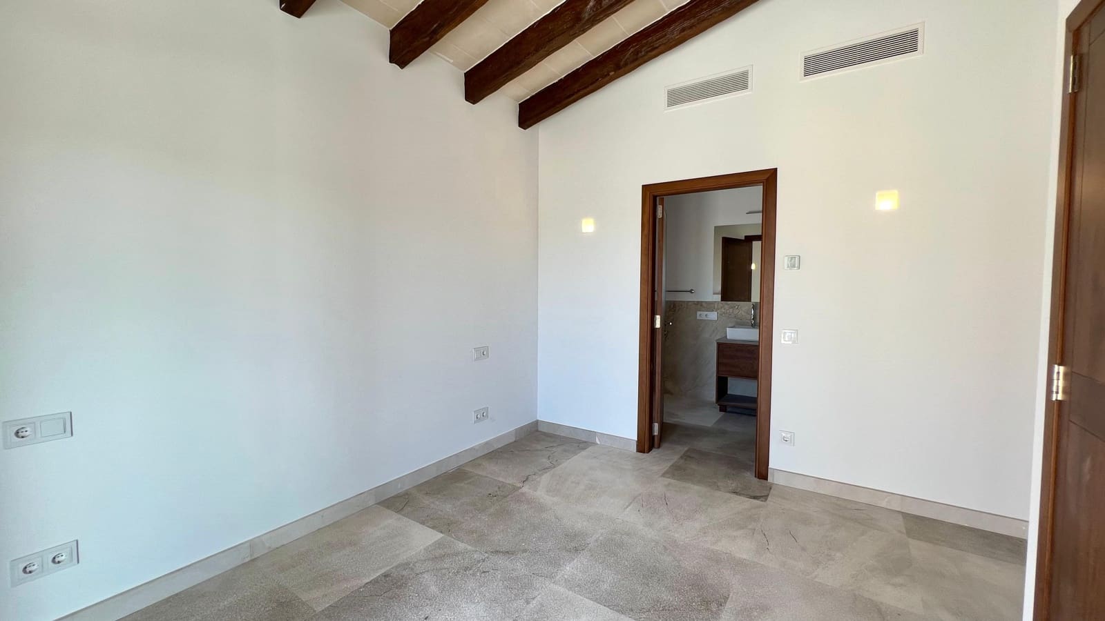 5 makuuhuone Maalaistalo vuokrattavana paikassa L'Horta / S'Horta mukana uima-altaan 
autotalli - 7 500 € (Ref: 8942290)