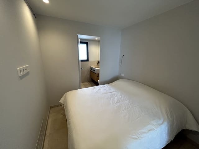 2 sypialnia Apartament na sprzedaż w Puerto Portals, Calvià z basenem - 895 000 € (Ref: 8942291)