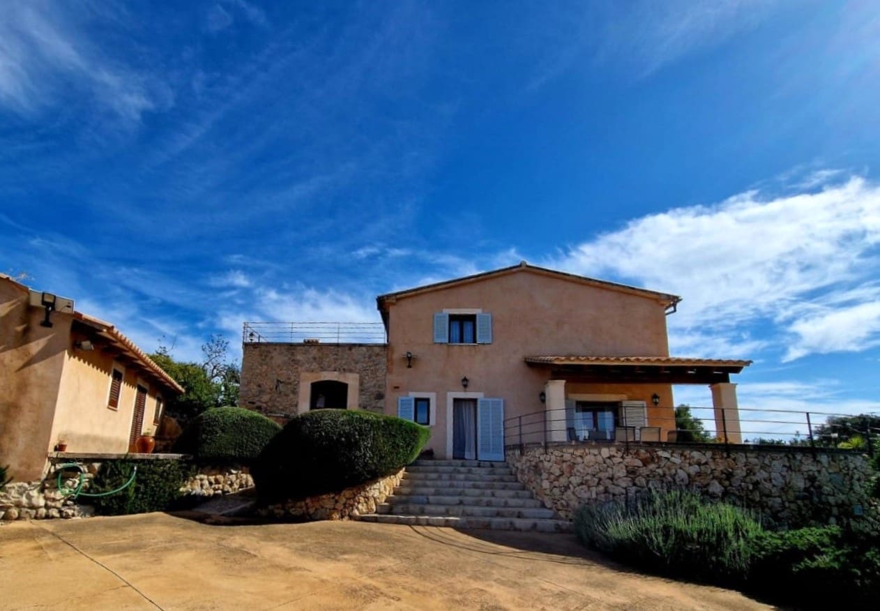 4 soveværelse Villa til leje i Campanet med swimmingpool garage - € 3.700 (Ref: 8945541)