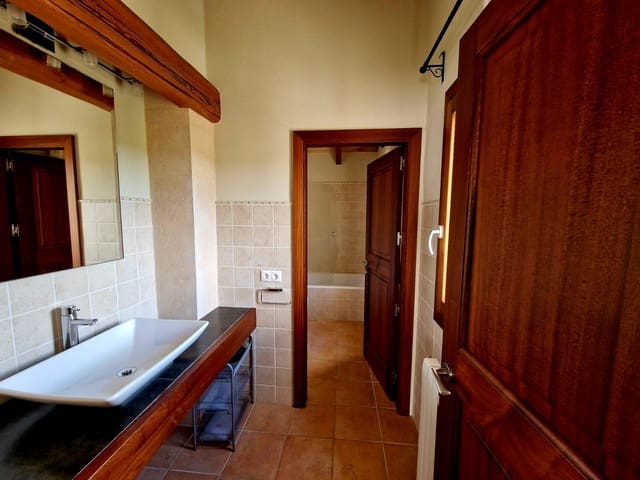 4 soveværelse Villa til leje i Campanet med swimmingpool garage - € 3.700 (Ref: 8945541)