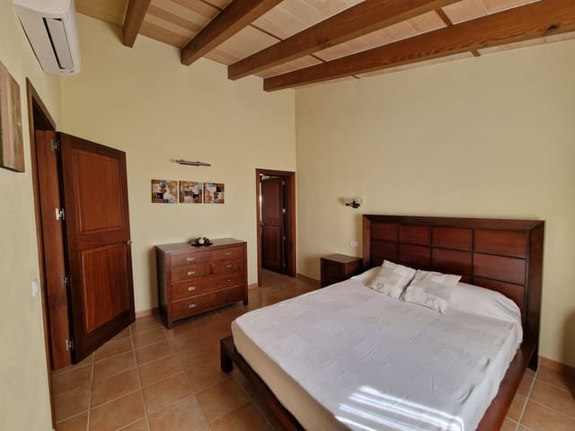 4 soveværelse Villa til leje i Campanet med swimmingpool garage - € 3.700 (Ref: 8945541)