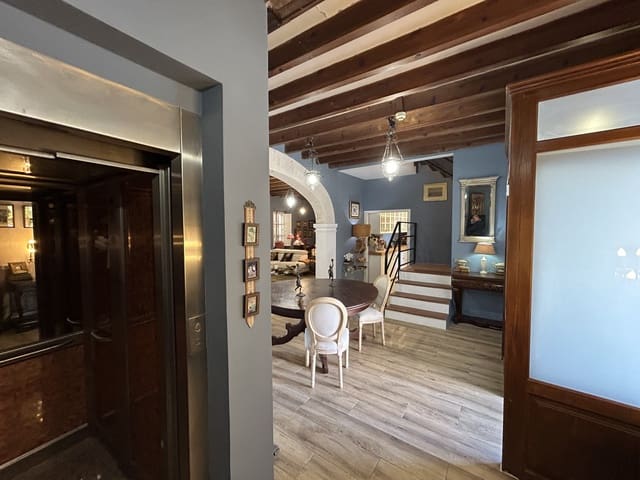 7 soveværelse Villa til salg i Establiments, Palma de Mallorca med garage - € 1.690.000 (Ref: 8953842)