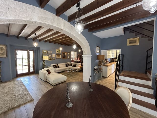 7 soveværelse Villa til salg i Establiments, Palma de Mallorca med garage - € 1.690.000 (Ref: 8953842)