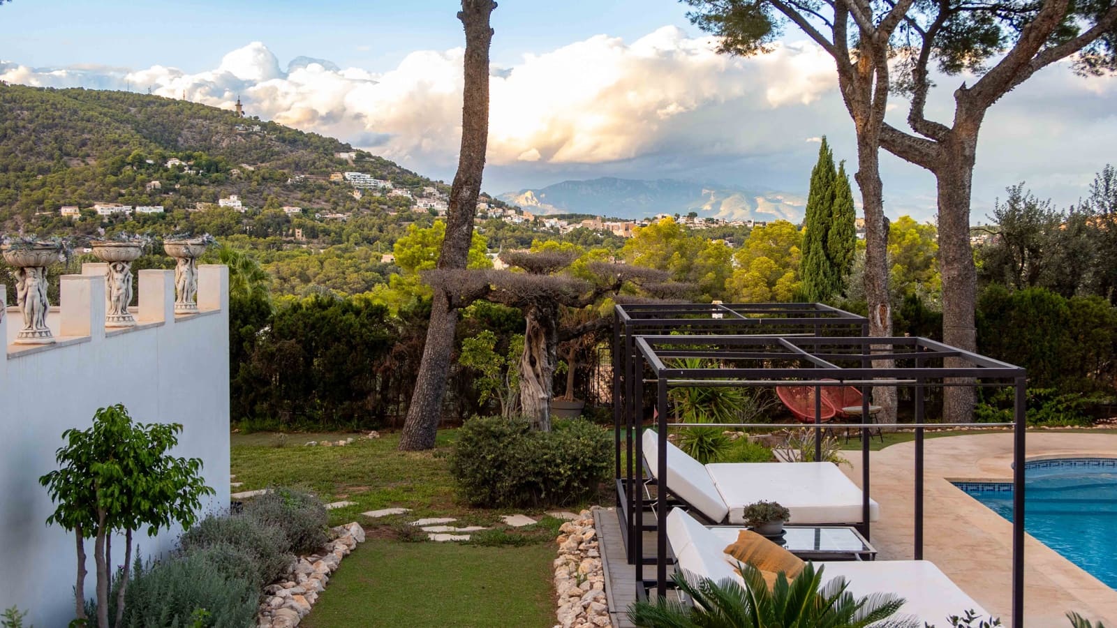 6 soverom Villa til salgs i Cas Catala med svømmebasseng garasje - € 4 995 000 (Ref: 8953854)