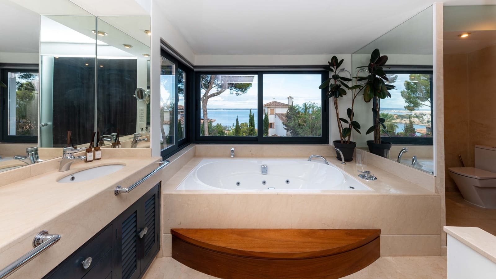 6 soverom Villa til salgs i Cas Catala med svømmebasseng garasje - € 4 995 000 (Ref: 8953854)