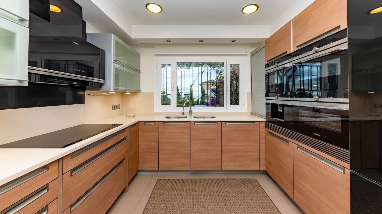 6 soverom Villa til salgs i Cas Catala med svømmebasseng garasje - € 4 995 000 (Ref: 8953854)