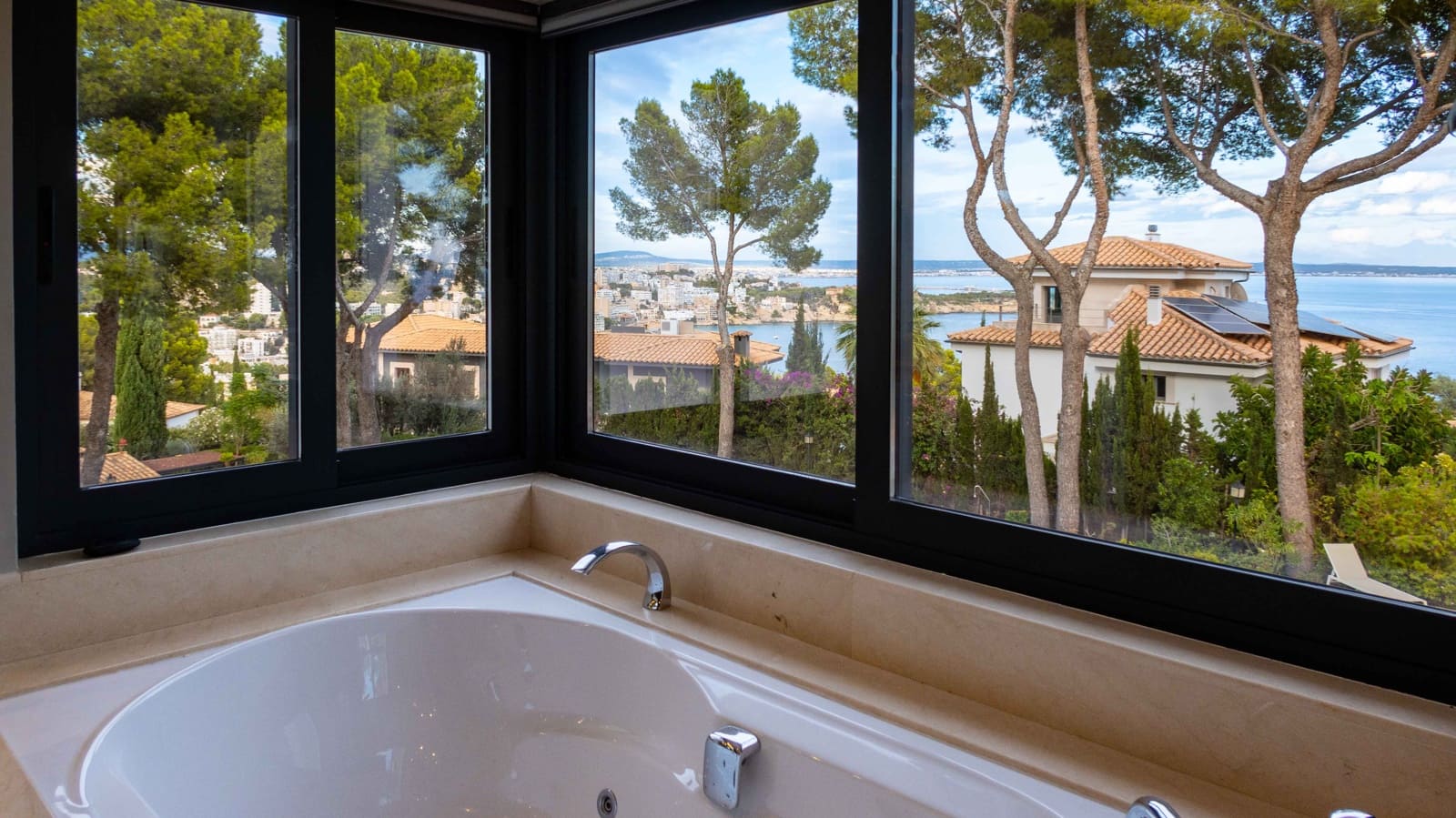 6 soverom Villa til salgs i Cas Catala med svømmebasseng garasje - € 4 995 000 (Ref: 8953854)