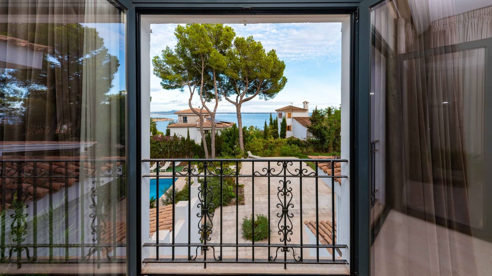 6 soverom Villa til salgs i Cas Catala med svømmebasseng garasje - € 4 995 000 (Ref: 8953854)