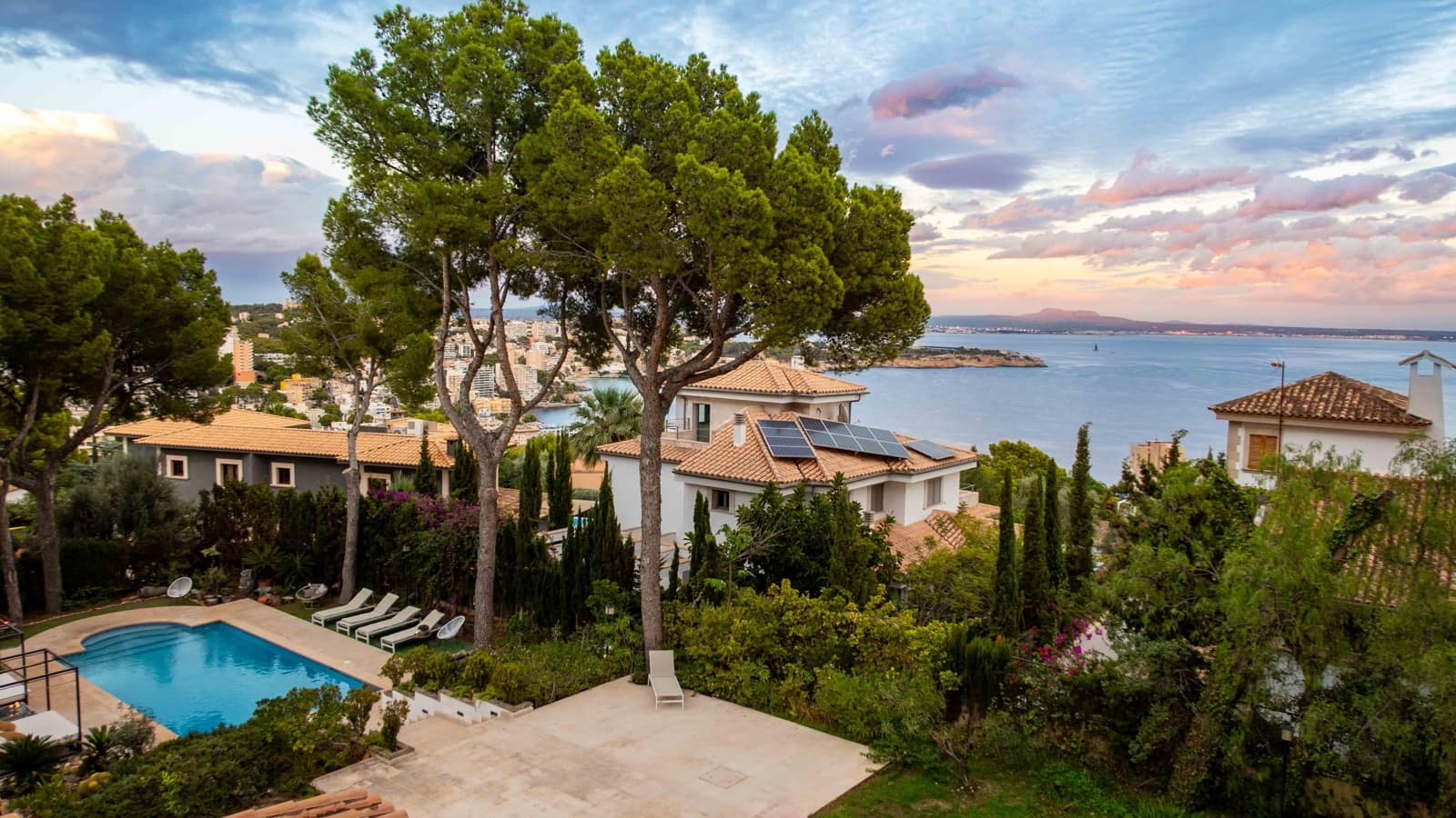 6 soverom Villa til salgs i Cas Catala med svømmebasseng garasje - € 4 995 000 (Ref: 8953854)