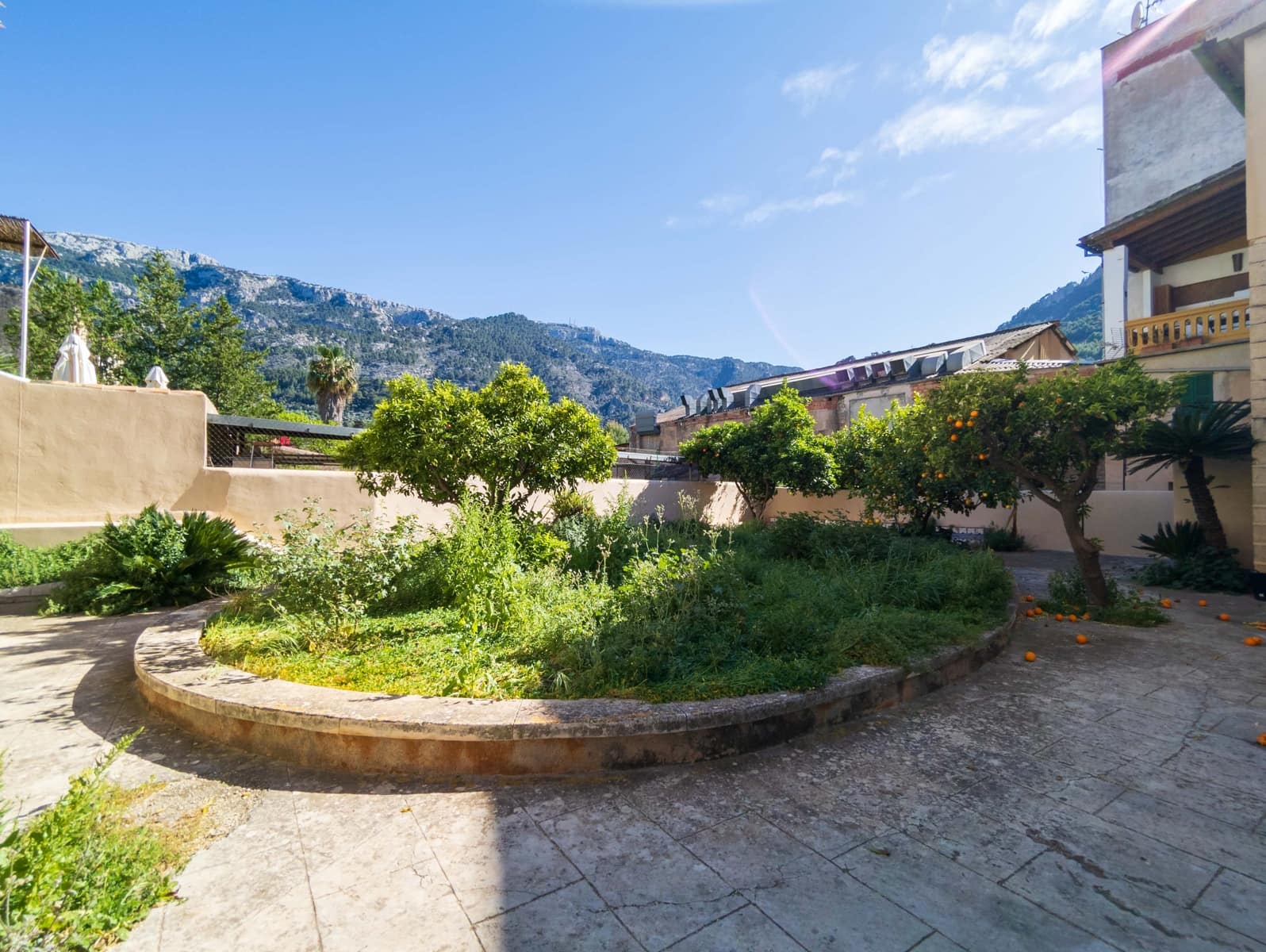 4 soveværelse Byhus til salg i Soller med swimmingpool garage - € 1.099.000 (Ref: 8953857)