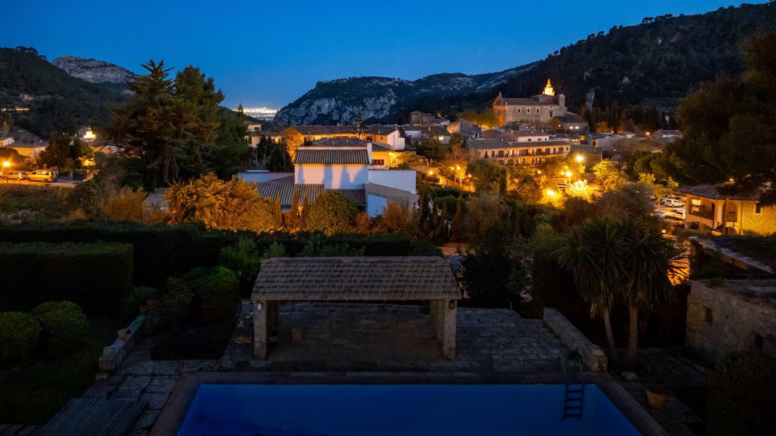 7 bedroom Villa for sale in Valldemosa with pool garage - € 3,750,000 (Ref: 8953858)