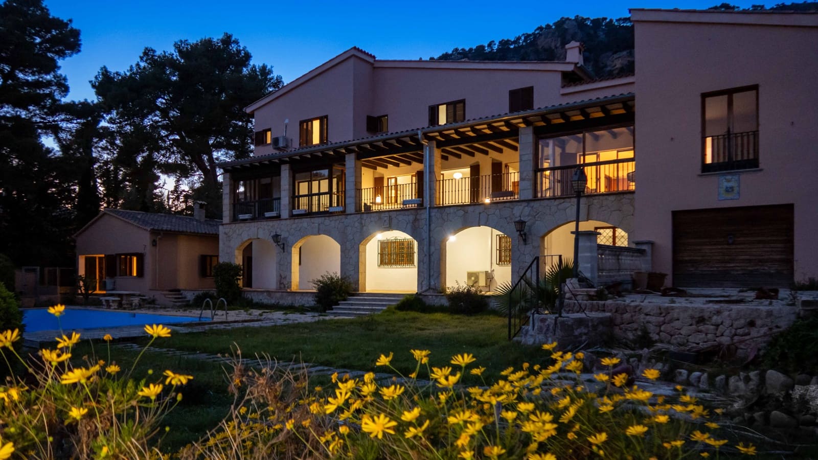 7 bedroom Villa for sale in Valldemosa with pool garage - € 3,750,000 (Ref: 8953858)