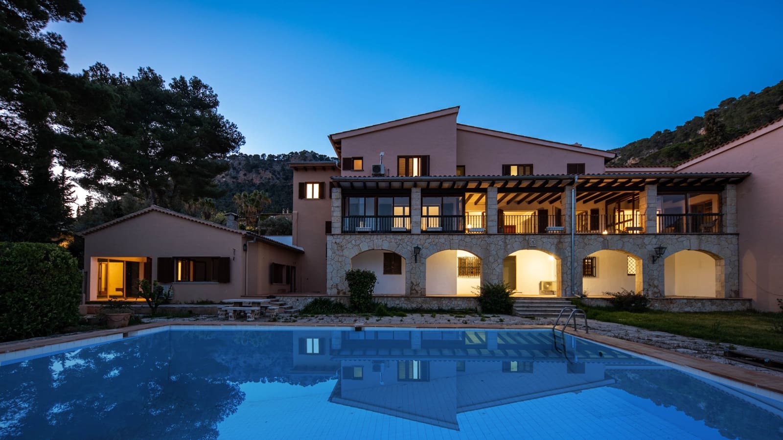 7 bedroom Villa for sale in Valldemosa with pool garage - € 3,750,000 (Ref: 8953858)