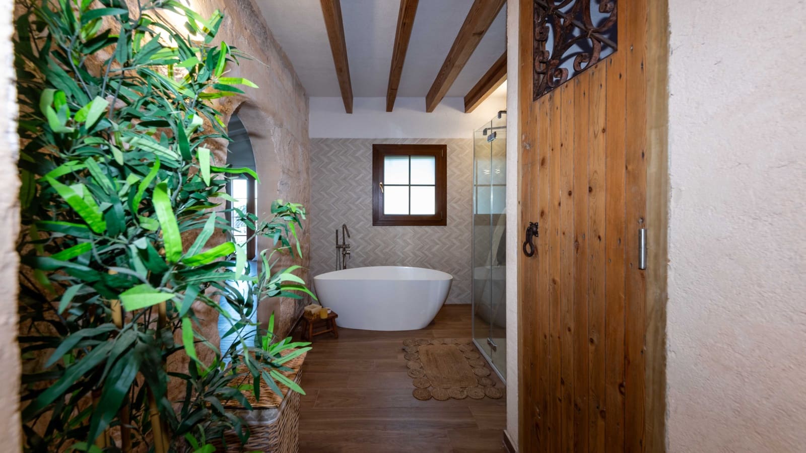 5 soveværelse Finca/Landehus til salg i Llubi med swimmingpool garage - € 2.300.000 (Ref: 8971094)