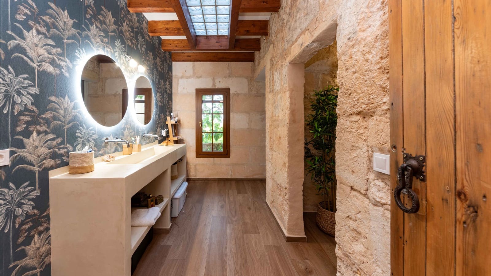 5 soveværelse Finca/Landehus til salg i Llubi med swimmingpool garage - € 2.300.000 (Ref: 8971094)