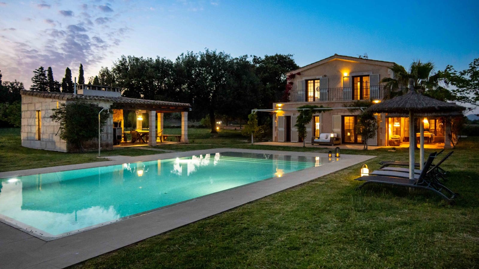 5 soveværelse Finca/Landehus til salg i Llubi med swimmingpool garage - € 2.300.000 (Ref: 8971094)