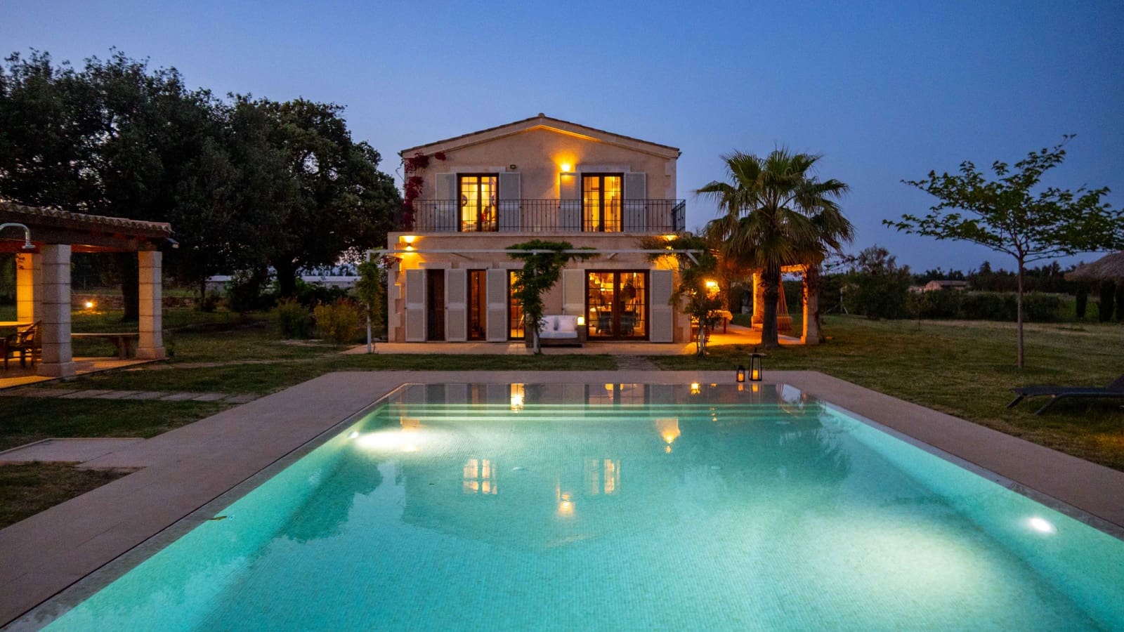 5 soveværelse Finca/Landehus til salg i Llubi med swimmingpool garage - € 2.300.000 (Ref: 8971094)