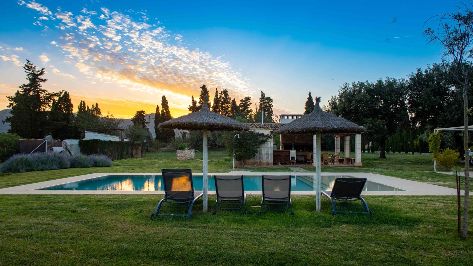 5 soveværelse Finca/Landehus til salg i Llubi med swimmingpool garage - € 2.300.000 (Ref: 8971094)