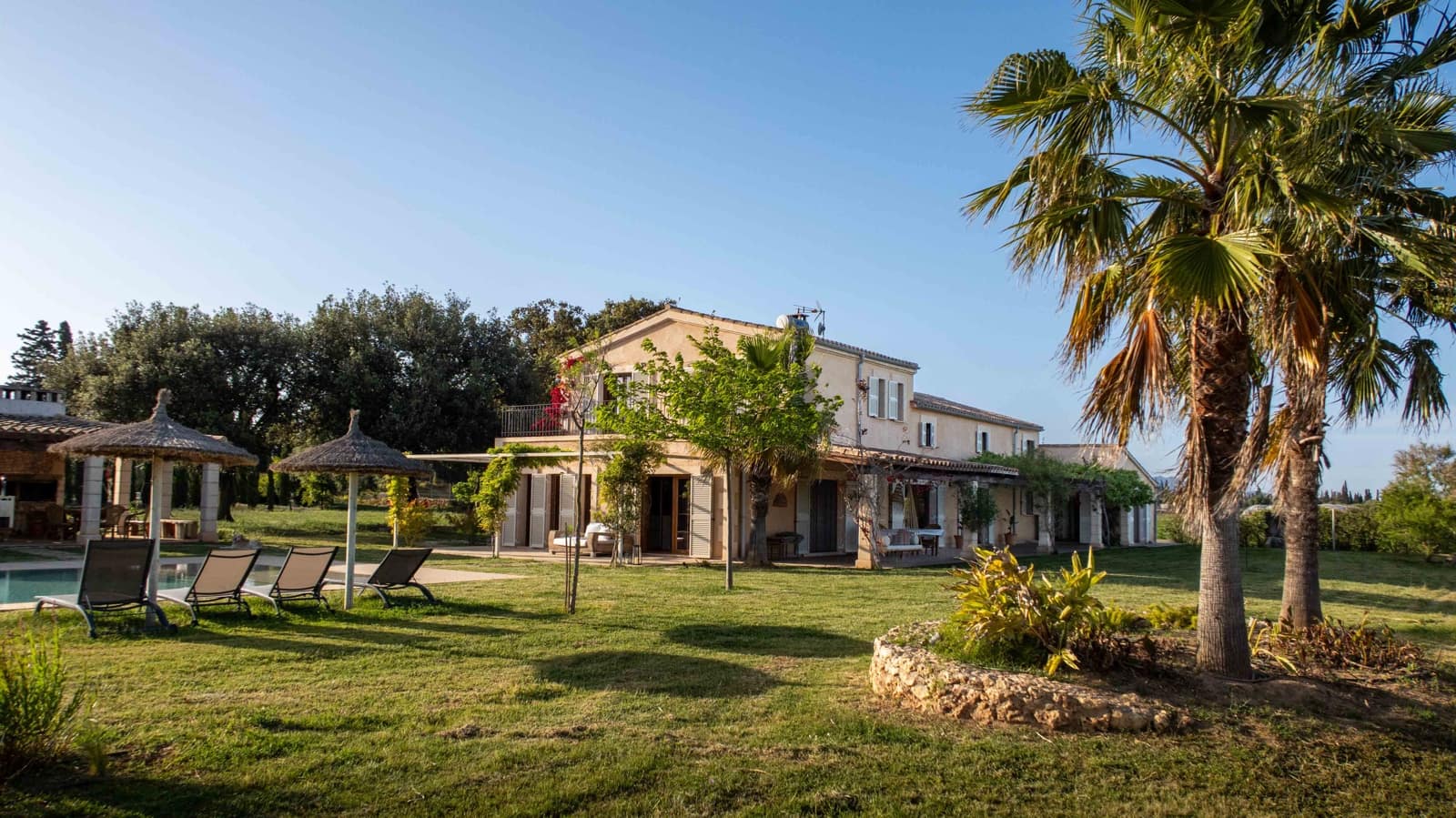 5 soveværelse Finca/Landehus til salg i Llubi med swimmingpool garage - € 2.300.000 (Ref: 8971094)