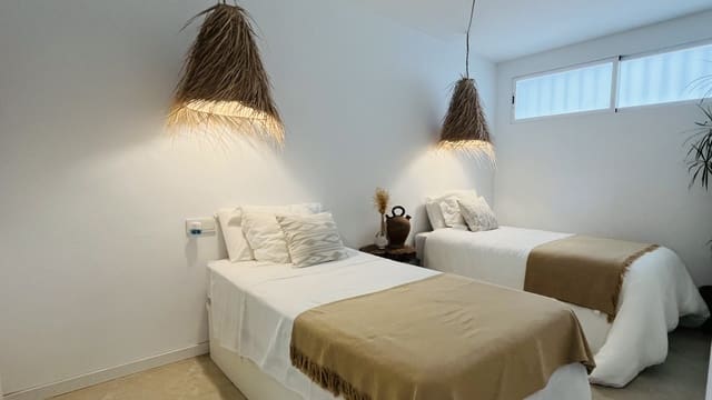 3 sovrum Lägenhet att hyra i Santa Ponsa, Calvià - 2 200 € (Ref: 8973931)