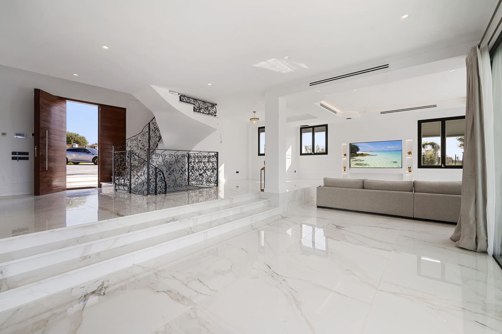 4 bedroom Villa for sale in Son Gual with garage - € 3,495,000 (Ref: 8973934)