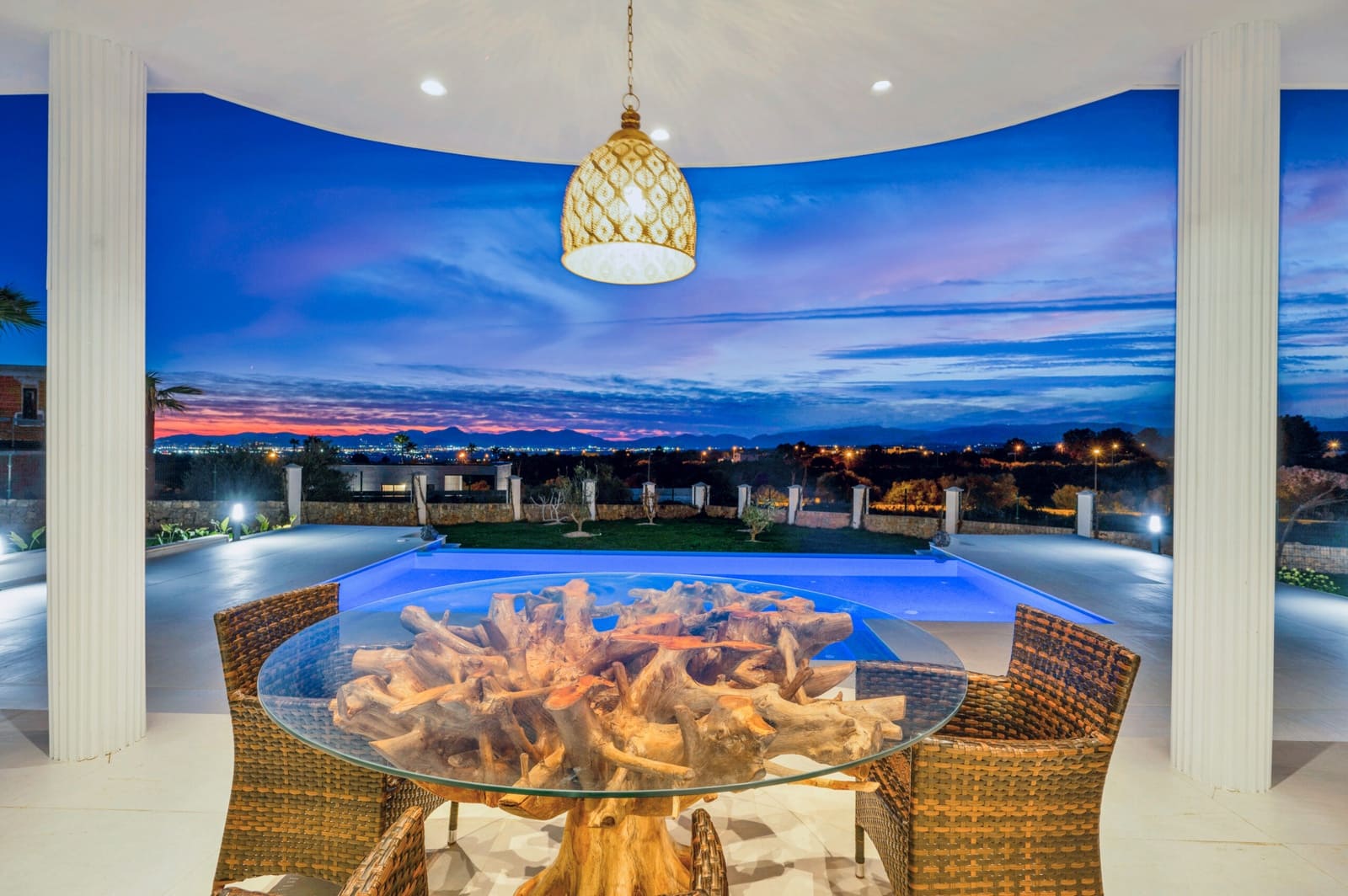 4 bedroom Villa for sale in Son Gual with garage - € 3,495,000 (Ref: 8973934)