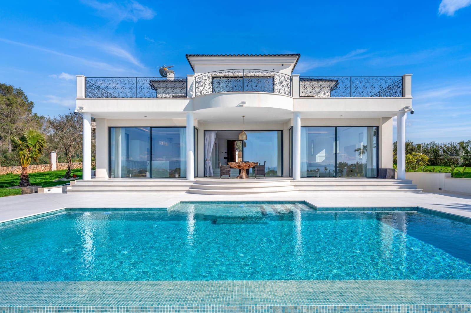 4 bedroom Villa for sale in Son Gual with garage - € 3,495,000 (Ref: 8973934)